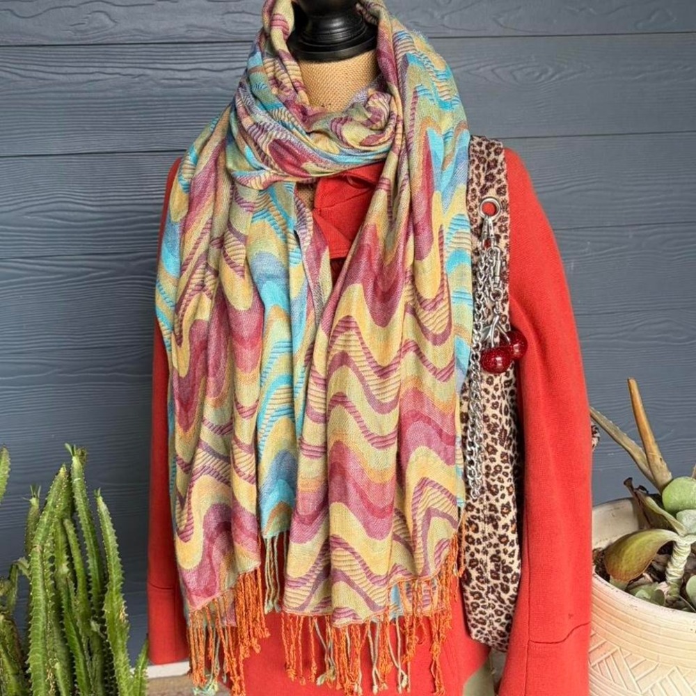 Beautiful vintage boho scarf with wavy pattern and tassels chevron whimsy fairy